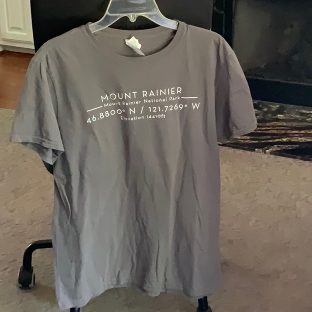 Mount Rainer National Park Fingerprints of American tee. Front/back design. MED